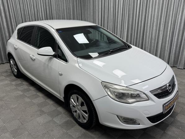 Opel Astra J с пробегом 2011 года, цена 599 000 рублей, 195596 км, хэтчбек, Автокод Объявления