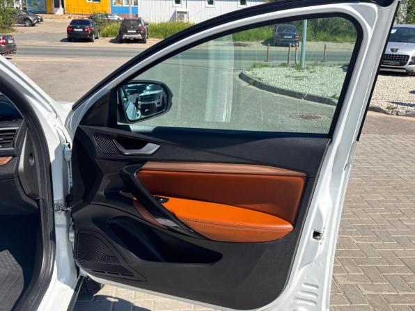 Lada (ВАЗ) Vesta I Рестайлинг (NG) с пробегом 2024 года, цена 1 350 000 рублей, 56738 км, универсал, Автокод Объявления