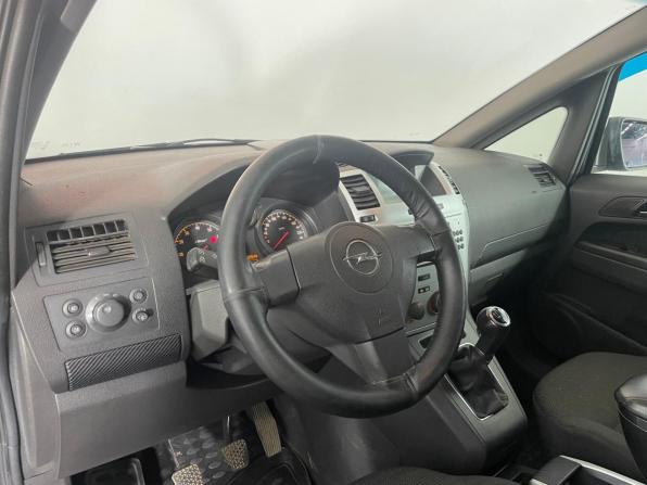 Opel Zafira B Рестайлинг с пробегом 2011 года, цена 687 000 рублей, 167237 км, минивэн, Автокод Объявления