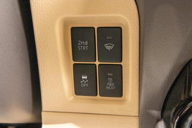 Toyota Land Cruiser Prado 150 Series Рестайлинг 1 с пробегом 2016 года, цена 3 799 000 рублей, 209000 км, внедорожник, Автокод Объявления