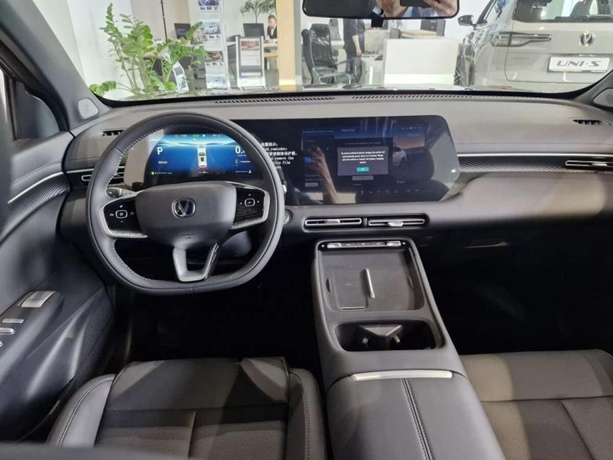 Changan UNI-S (CS55 Plus) Москва  - изображение 11