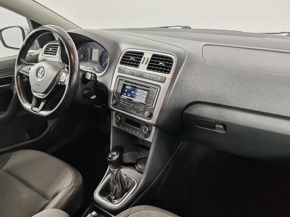 Volkswagen Polo V Рестайлинг с пробегом 2017 года, цена 875 000 рублей, 214593 км, седан, Автокод Объявления