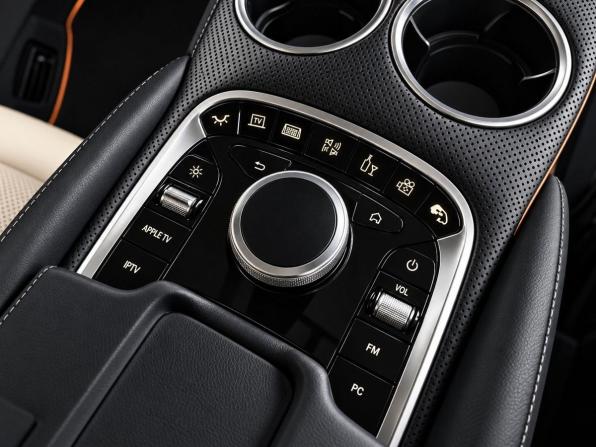 Mercedes-Benz V-Класс III (W447) Рестайлинг с пробегом 2023 года, цена 8 855 000 рублей, 14071 км, минивэн, Автокод Объявления