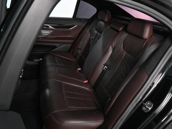 BMW 7 серии VI (G11/G12) Рестайлинг с пробегом 2019 года, цена 5 949 000 рублей, 115099 км, седан, Автокод Объявления