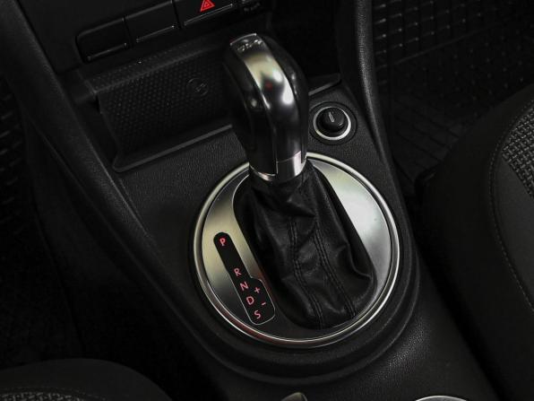 Volkswagen Beetle II (A5) с пробегом 2013 года, цена 1 399 000 рублей, 102646 км, хэтчбек, Автокод Объявления