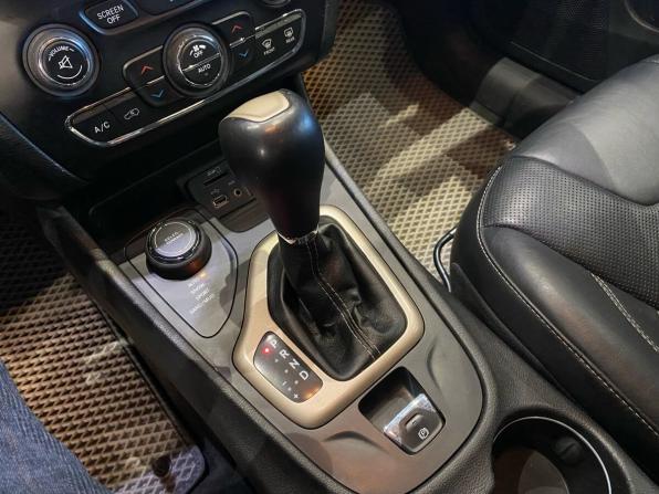 Jeep Cherokee V (KL) с пробегом 2014 года, цена 1 425 000 рублей, 177000 км, внедорожник, Автокод Объявления