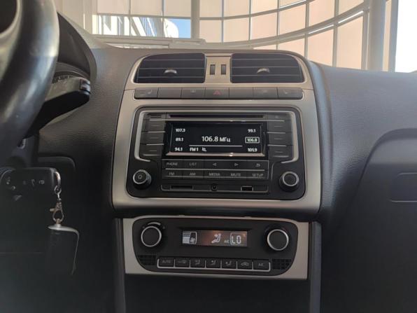 Volkswagen Polo V Рестайлинг с пробегом 2018 года, цена 1 227 000 рублей, 137768 км, седан, Автокод Объявления