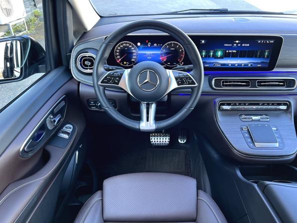 Mercedes-Benz V-Класс III (W447) Рестайлинг 2 с пробегом 2024 года, цена 13 600 000 рублей, 6436 км, минивэн, Автокод Объявления