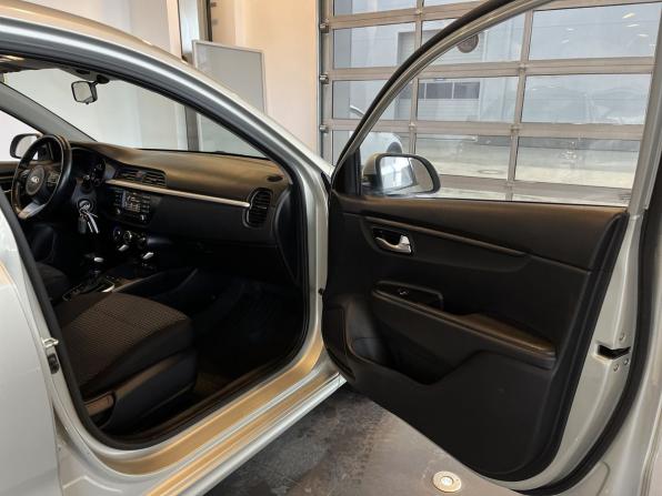 Kia Rio IV с пробегом 2020 года, цена 1 360 000 рублей, 98047 км, седан, Автокод Объявления