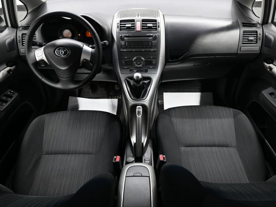 Toyota Auris I Тверь  - изображение 10