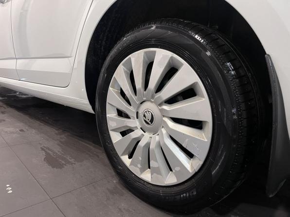 Skoda Octavia III (A7) Рестайлинг с пробегом 2019 года, цена 1 610 000 рублей, 111019 км, лифтбек, Автокод Объявления