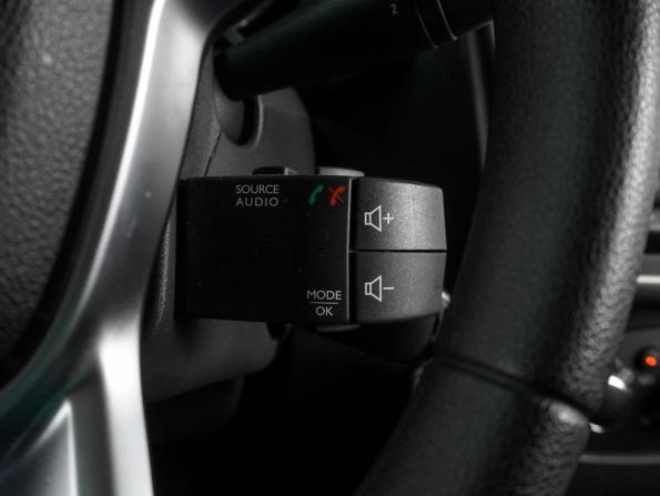 Renault Logan II Рестайлинг с пробегом 2022 года, цена 999 000 рублей, 106662 км, седан, Автокод Объявления