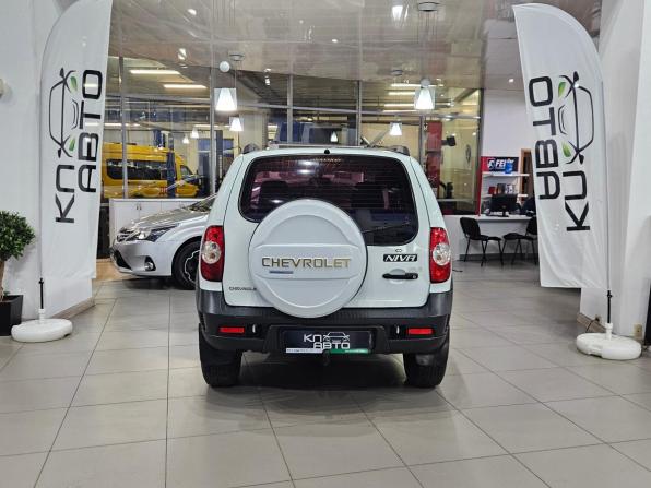Chevrolet Niva I Рестайлинг с пробегом 2015 года, цена 739 000 рублей, 116435 км, внедорожник, Автокод Объявления