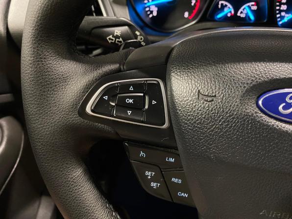 Ford Kuga II Рестайлинг с пробегом 2017 года, цена 1 320 000 рублей, 220663 км, внедорожник, Автокод Объявления