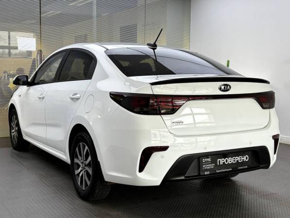 Kia Rio IV с пробегом 2018 года, цена 1 055 000 рублей, 176616 км, седан, Автокод Объявления