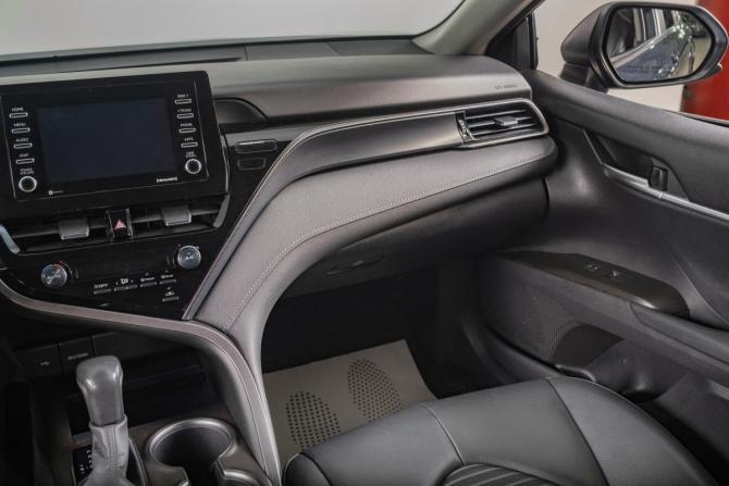 Toyota Camry VIII (XV70) Рестайлинг с пробегом 2021 года, цена 3 149 000 рублей, 101873 км, седан, Автокод Объявления
