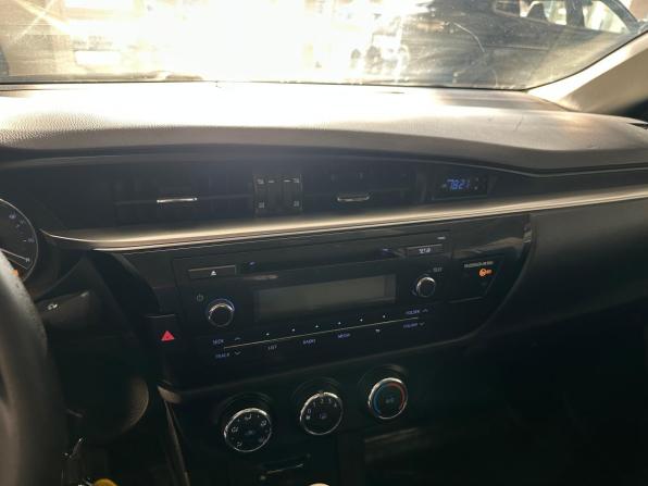 Toyota Corolla XI (E160 E170 E180) с пробегом 2013 года, цена 995 000 рублей, 275654 км, седан, Автокод Объявления