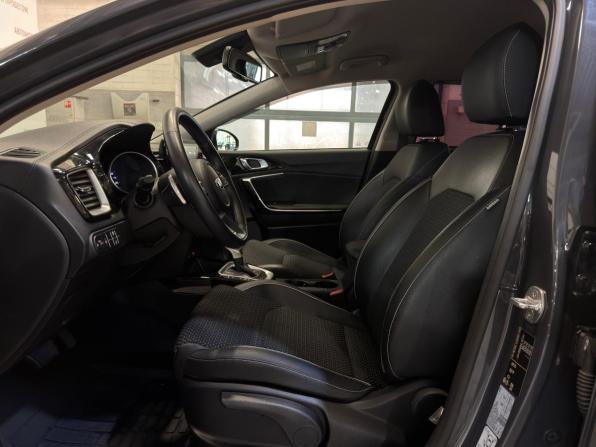Kia Ceed III с пробегом 2021 года, цена 2 149 000 рублей, 43943 км, универсал, Автокод Объявления