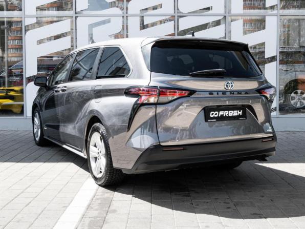 Toyota Sienna IV с пробегом 2021 года, цена 4 030 000 рублей, 81354 км, минивэн, Автокод Объявления