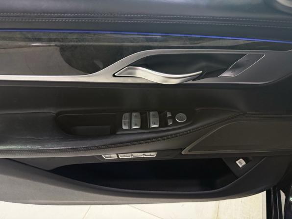 BMW 7 серии VI (G11/G12) с пробегом 2017 года, цена 3 690 000 рублей, 129109 км, седан, Автокод Объявления