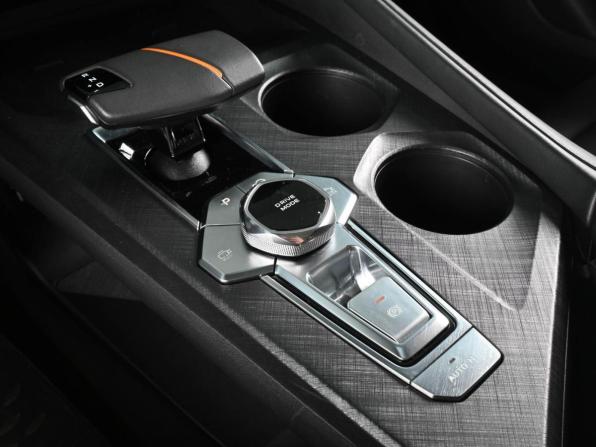 Changan UNI-V I с пробегом 2023 года, цена 2 279 000 рублей, 31119 км, лифтбек, Автокод Объявления
