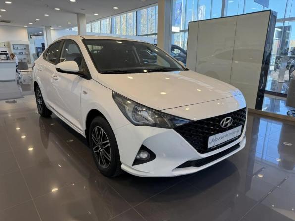 Hyundai Solaris II Рестайлинг с пробегом 2021 года, цена 1 580 000 рублей, 72655 км, седан, Автокод Объявления