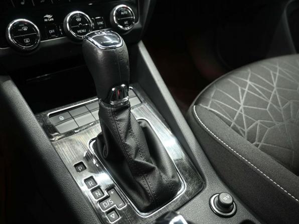 Skoda Octavia III (A7) Рестайлинг с пробегом 2019 года, цена 1 939 900 рублей, 211000 км, лифтбек, Автокод Объявления