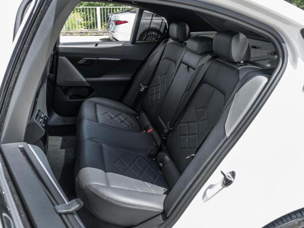 BMW 5 серии VIII (G60/G61/G68) с пробегом 2023 года, цена 7 655 880 рублей, 22695 км, седан, Автокод Объявления