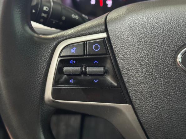 Hyundai Solaris II с пробегом 2018 года, цена 950 000 рублей, 253394 км, седан, Автокод Объявления