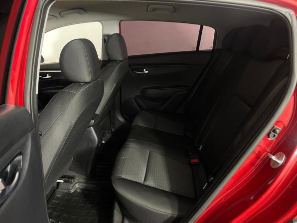Kia Rio IV Рестайлинг с пробегом 2021 года, цена 1 824 000 рублей, 60210 км, хэтчбек, Автокод Объявления