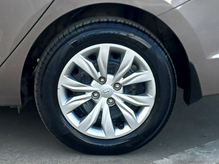 Hyundai Solaris II Москва  - изображение 9