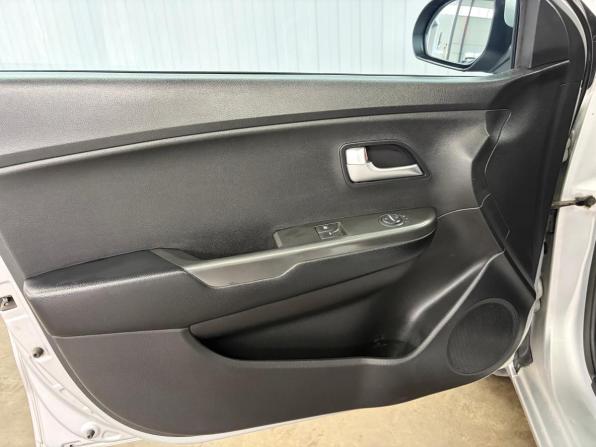 Kia Rio III Рестайлинг с пробегом 2015 года, цена 897 000 рублей, 111664 км, седан, Автокод Объявления