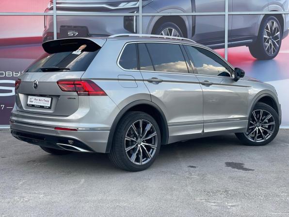Volkswagen Tiguan II с пробегом 2018 года, цена 2 500 000 рублей, 176290 км, внедорожник, Автокод Объявления