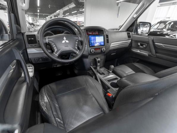 Mitsubishi Pajero IV Рестайлинг 1 с пробегом 2012 года, цена 1 830 000 рублей, 267695 км, внедорожник, Автокод Объявления