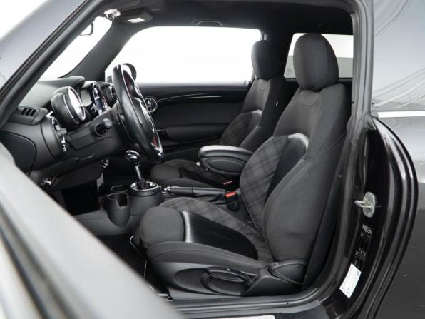 Mini Hatch III (F55/F56) с пробегом 2014 года, цена 1 848 055 рублей, 138663 км, хэтчбек, Автокод Объявления