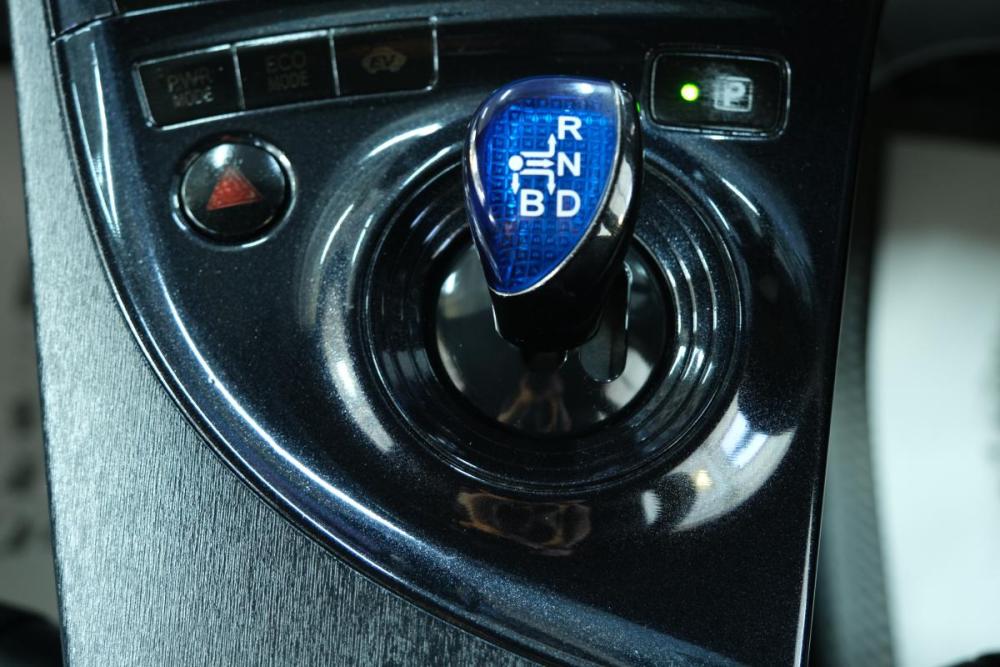 Toyota Prius III Рестайлинг (XW30) Омск  - изображение 16