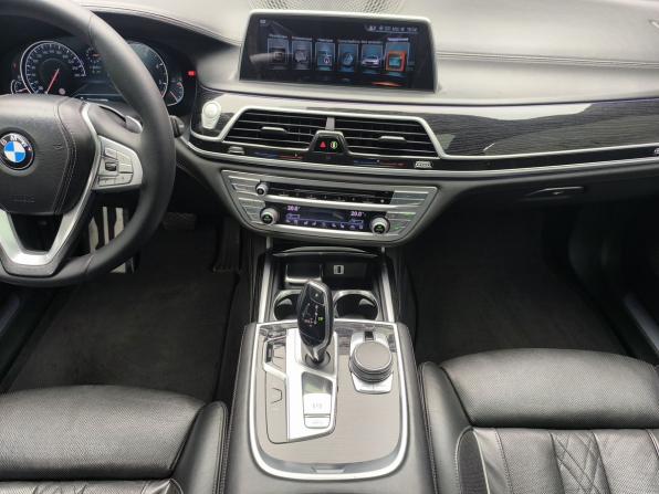 BMW 7 серии VI (G11/G12) с пробегом 2017 года, цена 3 724 000 рублей, 142309 км, седан, Автокод Объявления