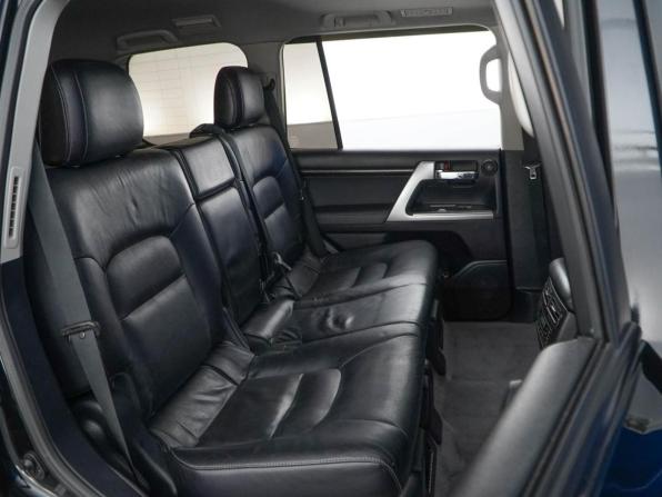 Toyota Land Cruiser 200 Series Рестайлинг 1 с пробегом 2013 года, цена 3 111 444 рубля, 376504 км, внедорожник, Автокод Объявления