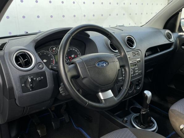 Ford Fusion I Рестайлинг с пробегом 2006 года, цена 430 000 рублей, 145725 км, хэтчбек, Автокод Объявления
