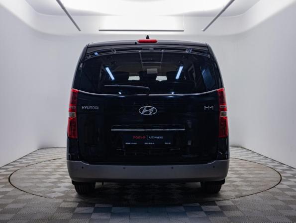 Hyundai H-1 II Рестайлинг 2 с пробегом 2018 года, цена 3 258 000 рублей, 87500 км, минивэн, Автокод Объявления