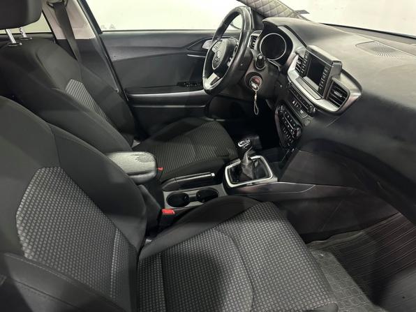 Kia Ceed III с пробегом 2018 года, цена 1 560 000 рублей, 438884 км, универсал, Автокод Объявления