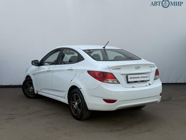 Hyundai Solaris I с пробегом 2013 года, цена 585 000 рублей, 332792 км, седан, Автокод Объявления
