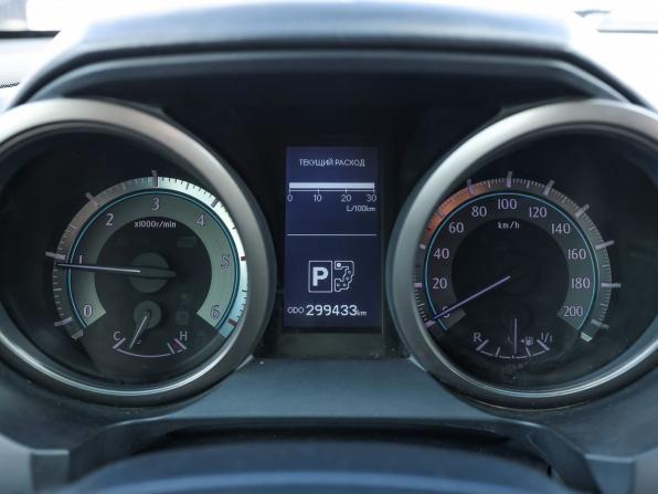 Toyota Land Cruiser Prado 150 Series с пробегом 2010 года, цена 2 499 000 рублей, 299433 км, внедорожник, Автокод Объявления