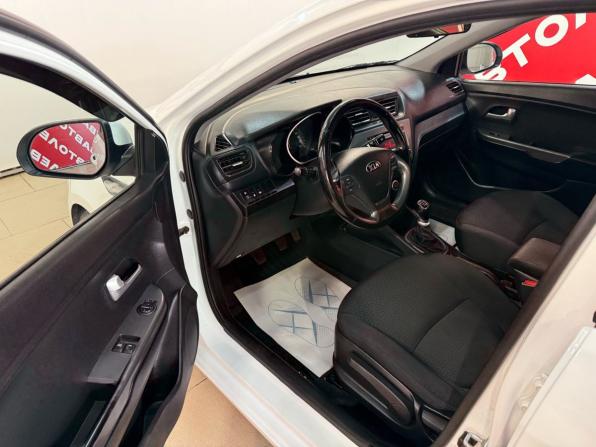 Kia Rio III Рестайлинг с пробегом 2016 года, цена 970 000 рублей, 132953 км, седан, Автокод Объявления