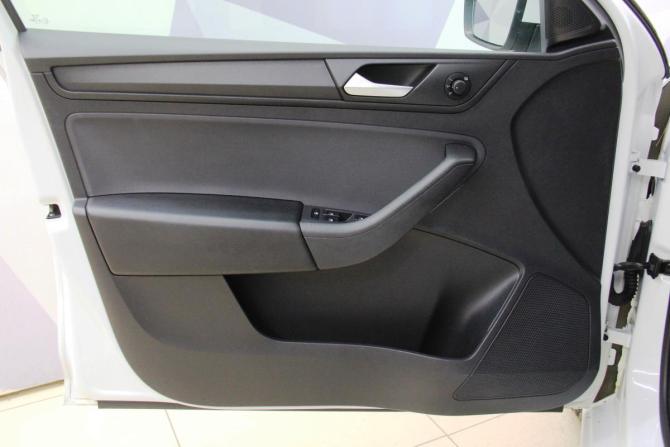 Volkswagen Polo VI с пробегом 2022 года, цена 1 597 700 рублей, 104697 км, лифтбек, Автокод Объявления