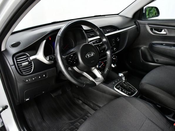 Kia Rio IV Рестайлинг с пробегом 2020 года, цена 1 497 000 рублей, 130300 км, хэтчбек, Автокод Объявления