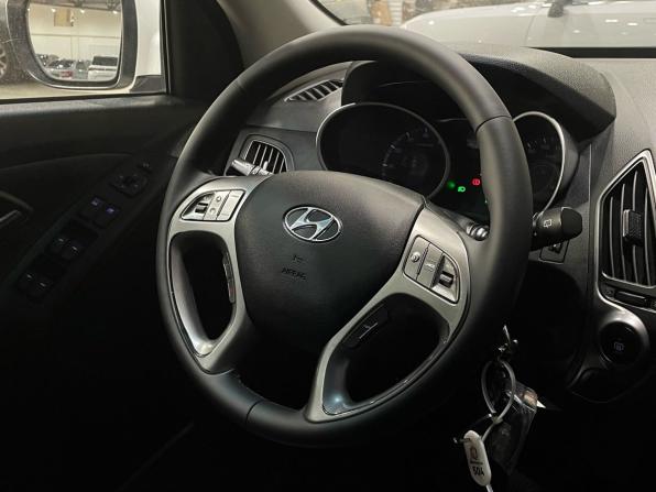 Hyundai ix35 I Рестайлинг с пробегом 2013 года, цена 1 390 000 рублей, 111311 км, внедорожник, Автокод Объявления