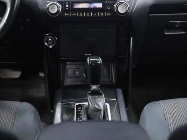 Toyota Land Cruiser Prado 150 Series Рестайлинг 1 с пробегом 2016 года, цена 3 650 000 рублей, 183180 км, внедорожник, Автокод Объявления