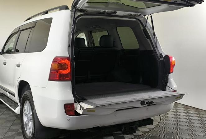 Toyota Land Cruiser 200 Series Рестайлинг 1 с пробегом 2013 года, цена 3 450 000 рублей, 295592 км, внедорожник, Автокод Объявления