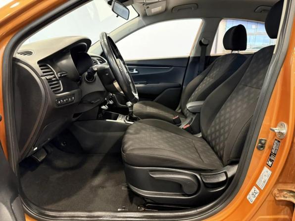 Kia Rio IV с пробегом 2017 года, цена 1 390 000 рублей, 111271 км, седан, Автокод Объявления
